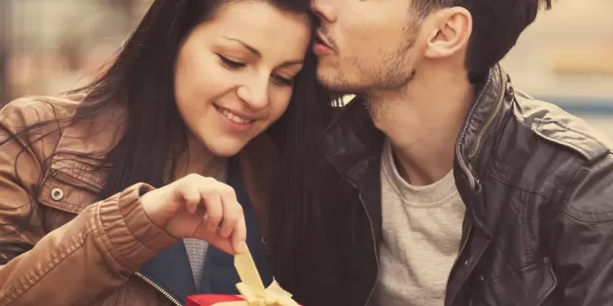 Какие женские хитрости заставляют мужчину быть щедрым