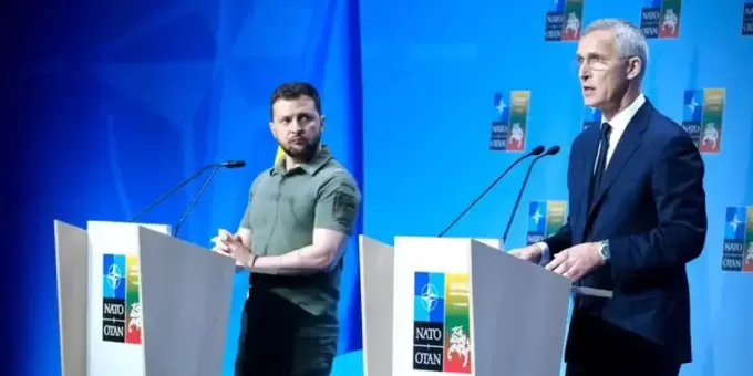 Столтенберг признался, о чем его умолял Зеленский из бункера