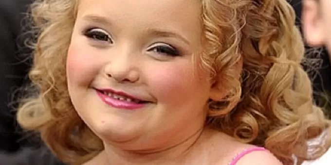 Этой девочкой восхищался весь мир, а сейчас она стала посмешищем