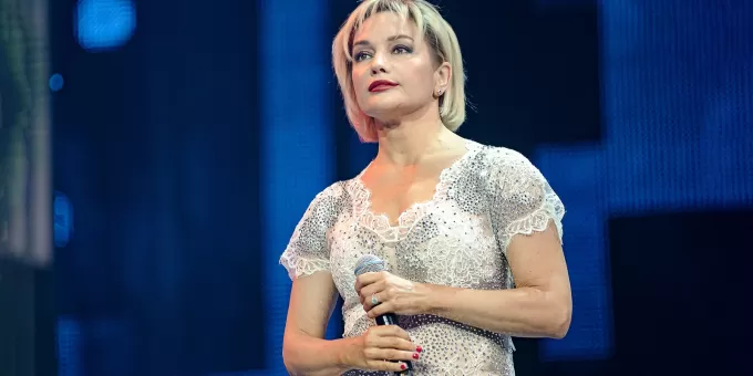 Стало известно, почему танцоры сбежали от Булановой