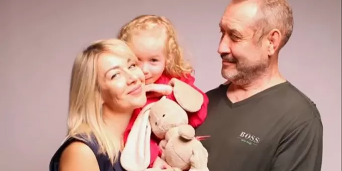 Вертолет, который мог забрать Усольцевых, попал на видео