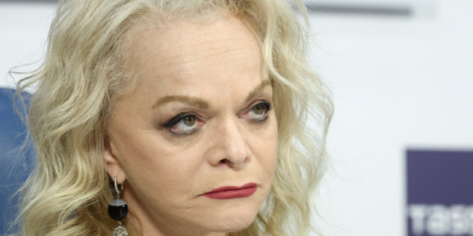 Представители Долиной вышли на связь с предложением по выселению певицы