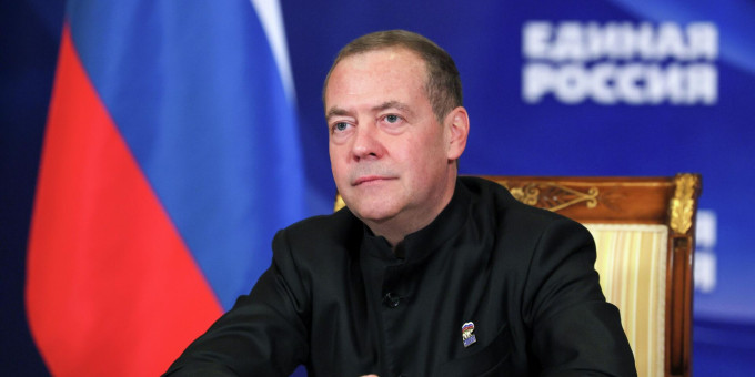 Медведев: США могут повторить «венесуэльскую операцию» против Украины