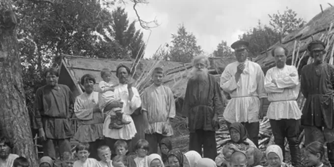 Родила 69 детей, ушла от мужа: кем была самая многодетная россиянка