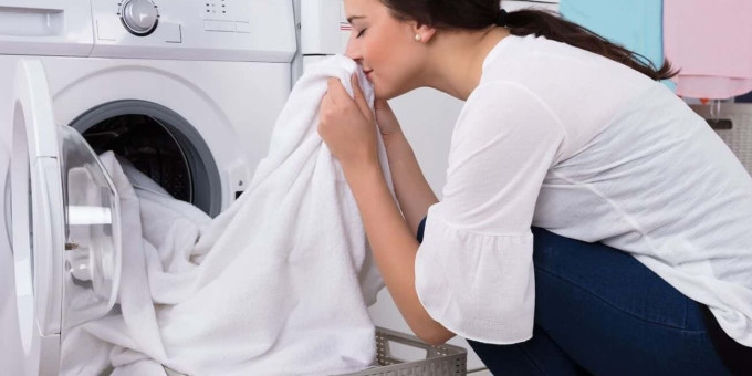 Затхлый запах исчезнет моментально: вот что сделать вместо стирки