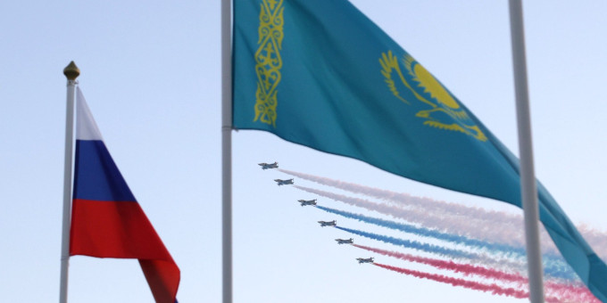 В проекте Конституции Казахстана изменили статус русского языка