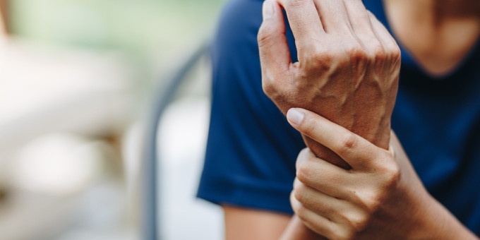 Если вы это чувствуете - бегите к врачу: новые симптомы инфаркта