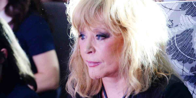 Что происходит с Пугачёвой вдали от Родины