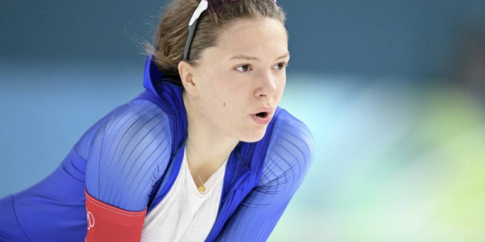 У российской конькобежки отобрали подаренный на ОИ смартфон