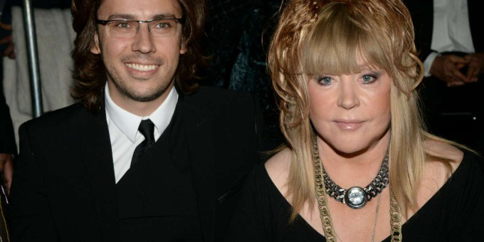 Изменяет Пугачевой? Что известно о жизни Галкина* вдали от жены