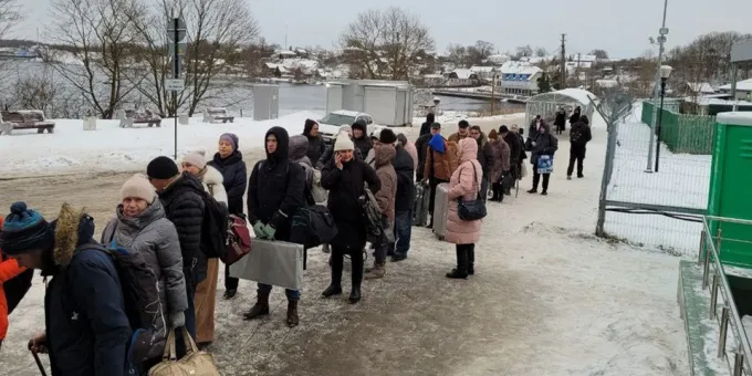 Россияне бросились скупать 1 вещь на фоне отключений связи