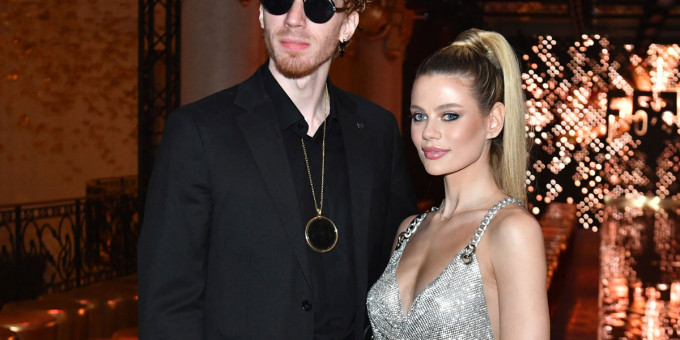 Внук Пугачевой развелся после объявления жены в розыск