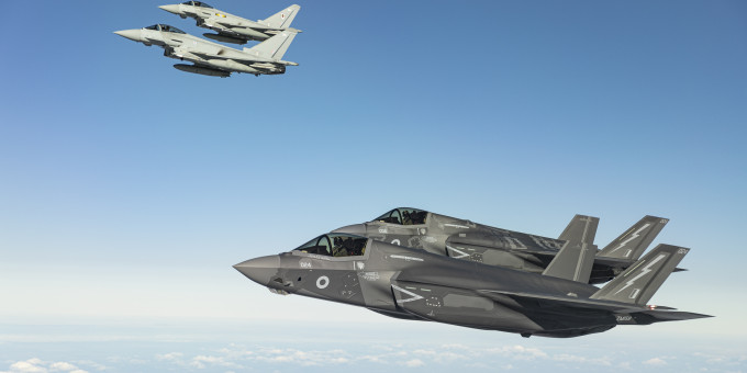 Американский истребитель «сел в лужу» на Ближнем Востоке