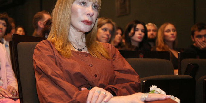 «Осталась на обочине»: машина наехала на Татьяну Васильеву