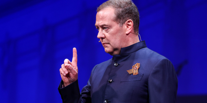 Медведев ответил на вопрос о проведении мобилизации