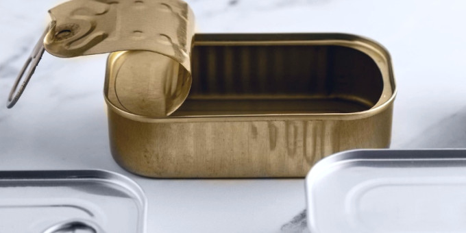 Открыли и погибли: страшная находка в пайках военных Ирана