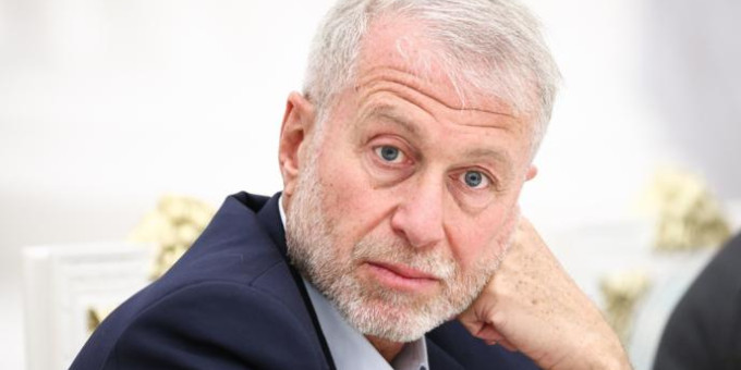 Стала известна судьба замороженных миллиардов Абрамовича