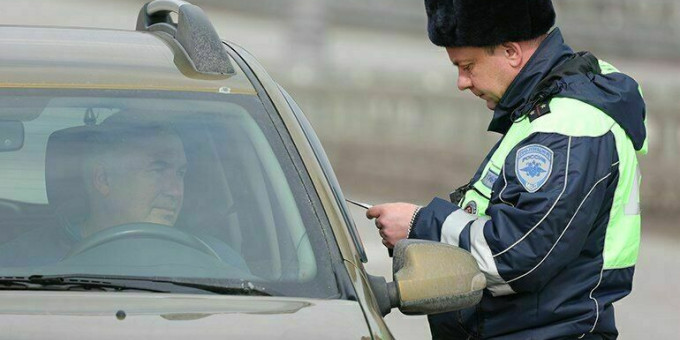 Не только аптечка: без чего теперь тоже нельзя ездить на авто