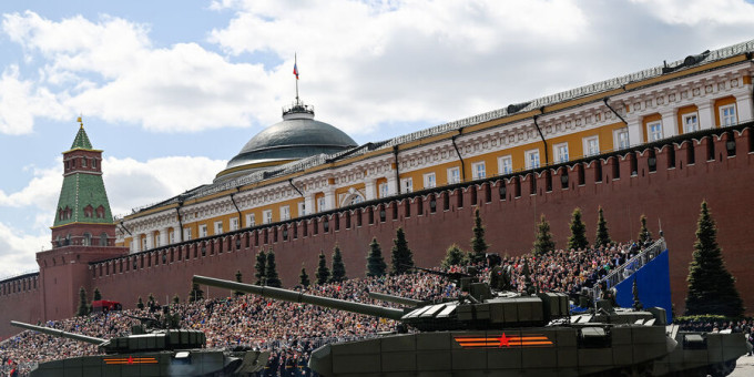 Песков прокомментировал «отмену» парада Победы в Москве
