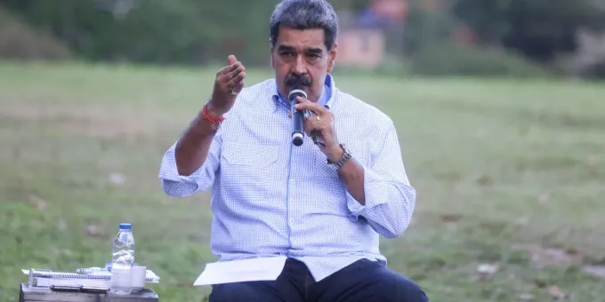 Эксперт сказал, что может сделать Трамп с Мадуро после предложения РФ