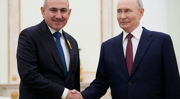 Пашинян захотел новой встречи с Путиным после жесткого разговора