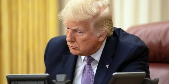 Китай пытается сорвать план Трампа против Ирана, но чего-то боится