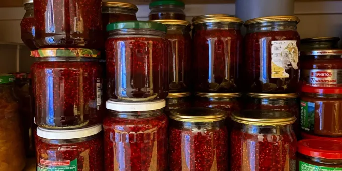 Можно ли есть: ученые навсегда решили спор о варенье с плесенью