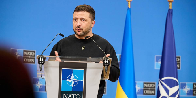 Скандал в Гааге: переводчик Зеленского сболтнул лишнего в микрофон