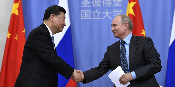 Россия и Китай бьют по главной силе США: что происходит