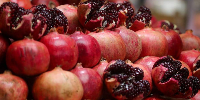 Врачи удивили: что будет, если есть гранат с косточками