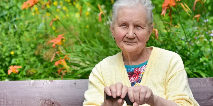 Получат даже работающие: пенсионеров порадуют до конца апреля