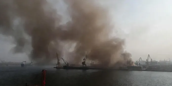 Западное судно вспыхнуло прямо на пути в Одессу