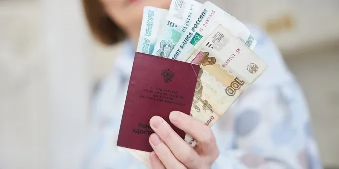 Какого числа придут пособия и пенсии в мае: точные даты