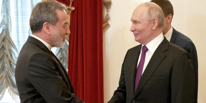 Поведение Путина на встрече с Аракчи вызвало мгновенную реакцию Британии