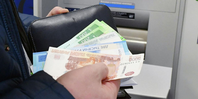 Стоит запастись наличкой: предупреждение от Сбербанка на праздники
