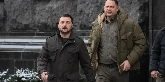 Заговорили прямо: что грозит Зеленскому после обысков у Ермака