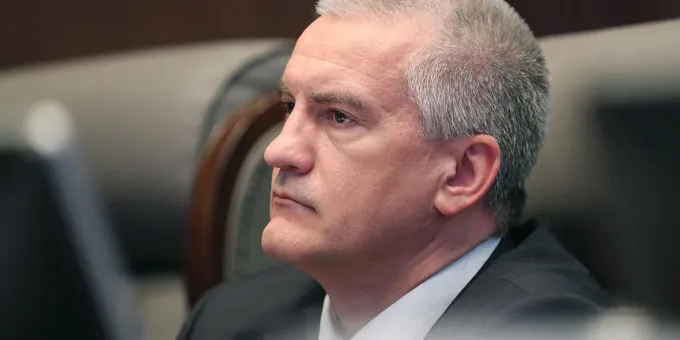 Аксенов объявил решение по Крыму: когда пути туда будут закрыты