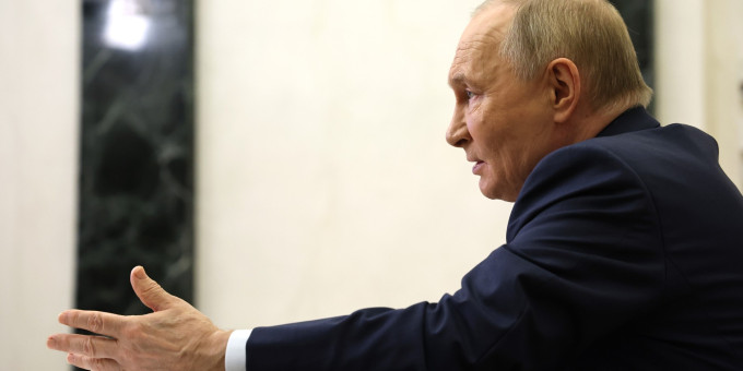 СМИ: рукопожатие Путина с президентом Филиппин удивило Китай