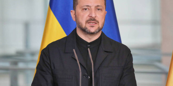 Выдал планы: генерал оценил истерику Зеленского