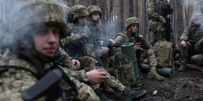Солдаты ВСУ лишились права носить военную форму: странную тенденцию заметили на одном направлении