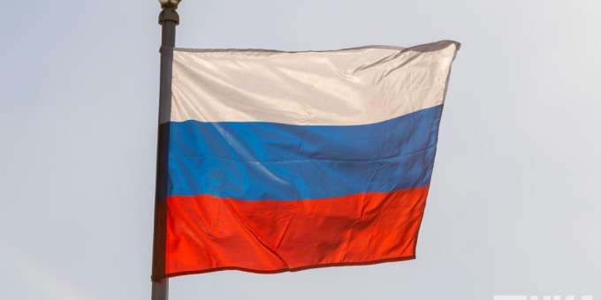Гражданку Узбекистана вышлют из России из-за коврика с триколором