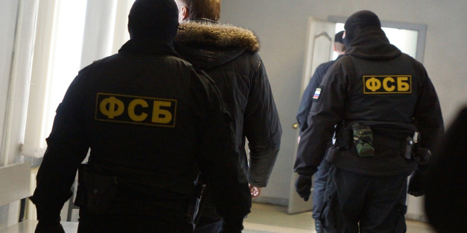 ФСБ: агенты Киева, не найдя ПВО в Крыму, получили деньги и новое задание