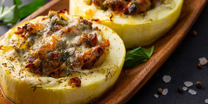 5 лучших рецептов кабачков с фаршем с фото, вкусно и просто: рулетики, лодочки, запеканка, оладьи, рагу