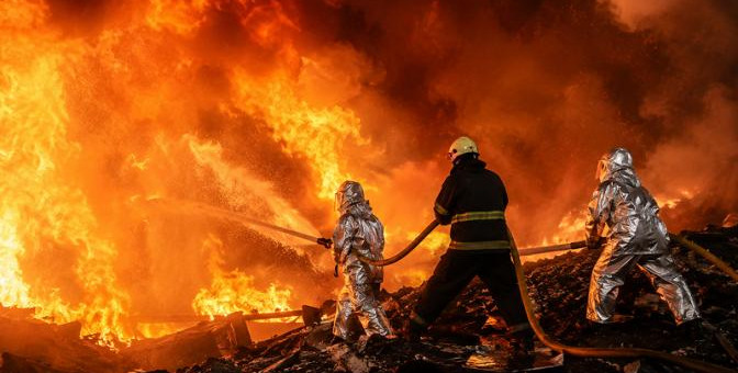 Километры огня в Киеве: РФ начала отвечать за Крым по-настоящему