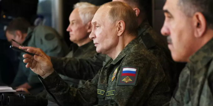 Путин лично полетел к военным: что началось?