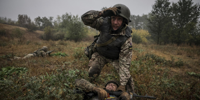 Украинских бойцов, жаловавшихся на нехватку еды и воды, лишили связи
