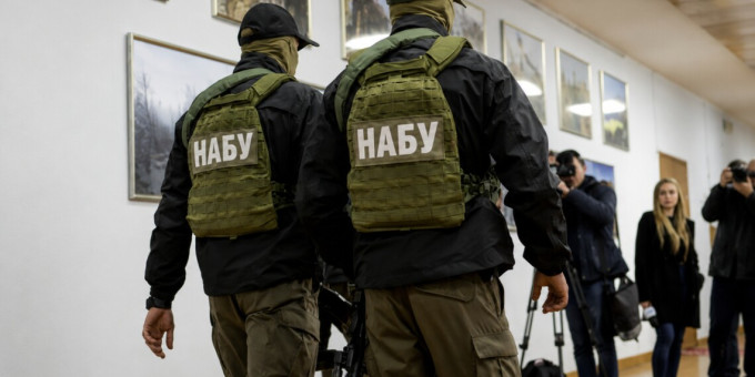 НАБУ пришло с обысками к близкой помощнице Зеленского