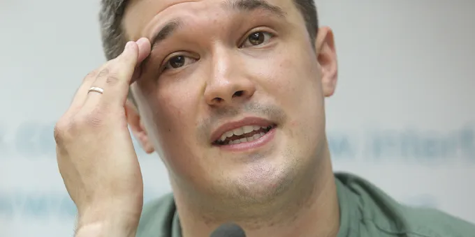 Уволенный Зеленским министр обороны потребовал провести выборы на Украине