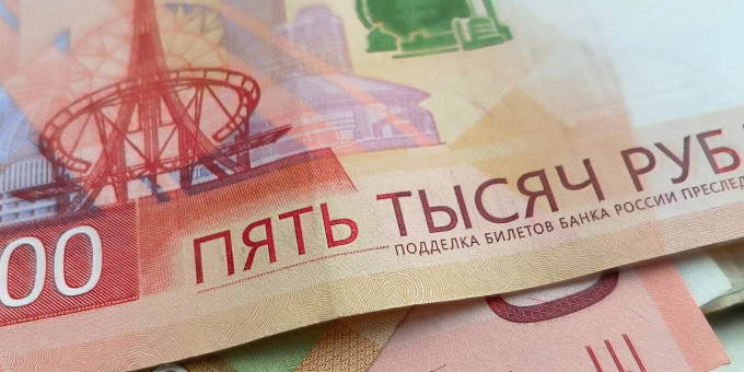 Причину появления слухов о заморозке вкладов россиян объяснили