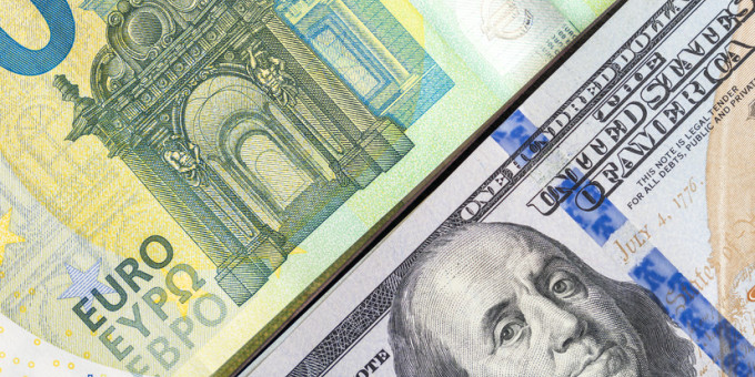 ЦБ России продлил ограничения на снятие наличной иностранной валюты